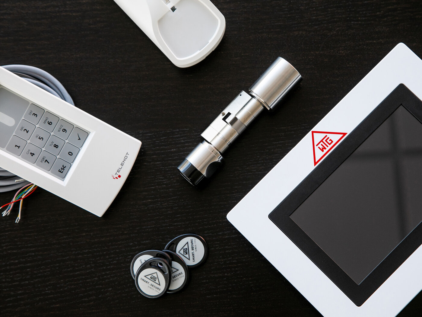 Verschiedene Bestandteile eines Einbruchmeldesystems